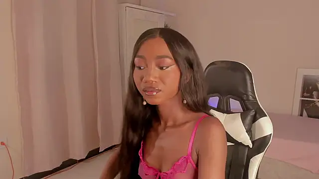 Snapshot of SavannahWildee chatting on 12/08/24, 11:03 SavannahWildee online show from 12/08/24, 11:03