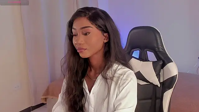 Snapshot of SavannahWildee chatting on 02/08/25, 09:04 SavannahWildee online show from 02/08/25, 09:04