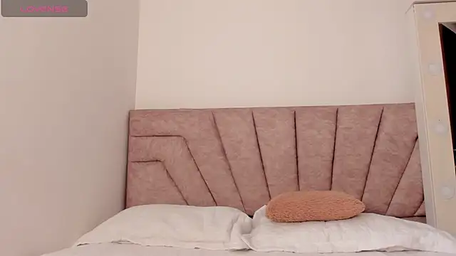 Snapshot of SavannahWildee chatting on 11/16/25, 01:06 SavannahWildee online show from 11/16/25, 01:06