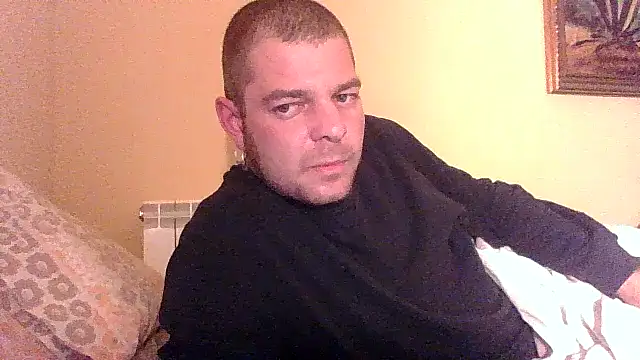 Snapshot of endavantaixi chatting on 12/13/24, 12:42 endavantaixi online show from 12/13/24, 12:42