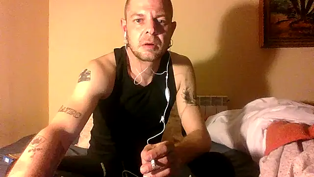 Snapshot of endavantaixi chatting on 02/28/25, 12:21 endavantaixi online show from 02/28/25, 12:21