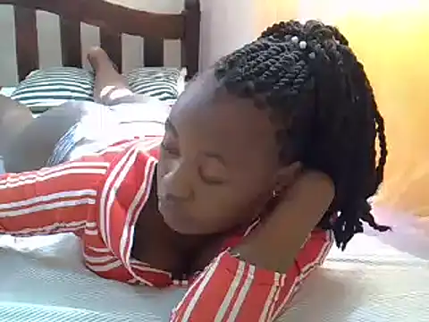 Snapshot of Amanda255 chatting on 02/03/25, 08:13 Amanda255 online show from 02/03/25, 08:13