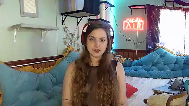 Snapshot of mirannacult chatting on 12/12/24, 03:27 mirannacult online show from 12/12/24, 03:27