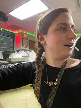 Snapshot of mirannacult chatting on 12/21/24, 09:55 mirannacult online show from 12/21/24, 09:55