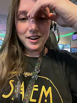 Snapshot of mirannacult chatting on 12/22/24, 07:44 mirannacult online show from 12/22/24, 07:44