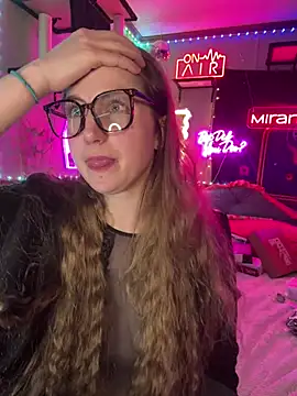 Snapshot of mirannacult chatting on 12/24/24, 11:55 mirannacult online show from 12/24/24, 11:55