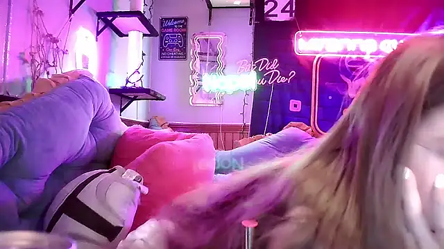 Snapshot of mirannacult chatting on 01/27/25, 02:20 mirannacult online show from 01/27/25, 02:20