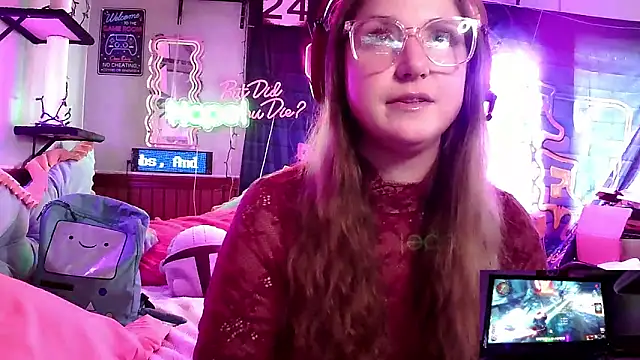 Snapshot of mirannacult chatting on 02/02/25, 06:10 mirannacult online show from 02/02/25, 06:10