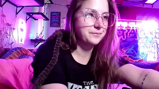 Snapshot of mirannacult chatting on 02/03/25, 07:42 mirannacult online show from 02/03/25, 07:42