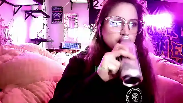 Snapshot of mirannacult chatting on 02/21/25, 06:07 mirannacult online show from 02/21/25, 06:07