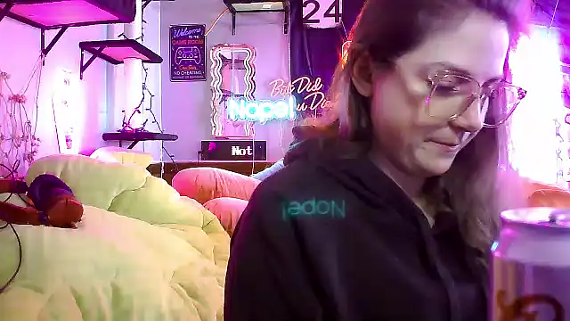 Snapshot of mirannacult chatting on 02/22/25, 05:13 mirannacult online show from 02/22/25, 05:13