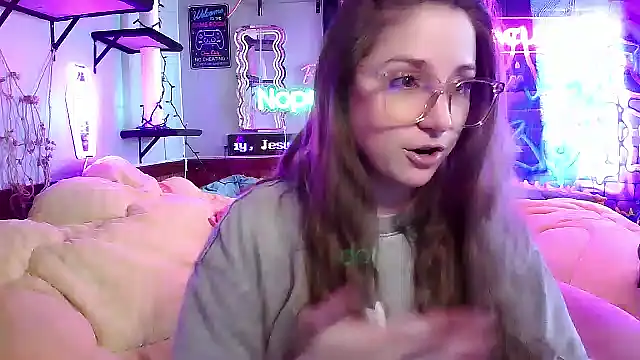 Snapshot of mirannacult chatting on 02/23/25, 04:57 mirannacult online show from 02/23/25, 04:57