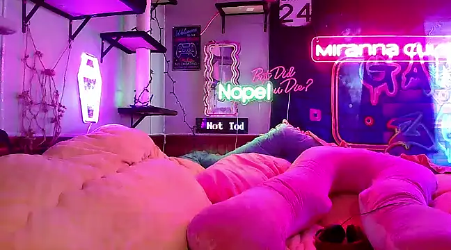 Snapshot of mirannacult chatting on 02/23/25, 08:00 mirannacult online show from 02/23/25, 08:00