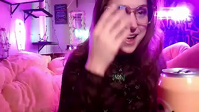 Snapshot of mirannacult chatting on 03/03/25, 12:16 mirannacult online show from 03/03/25, 12:16