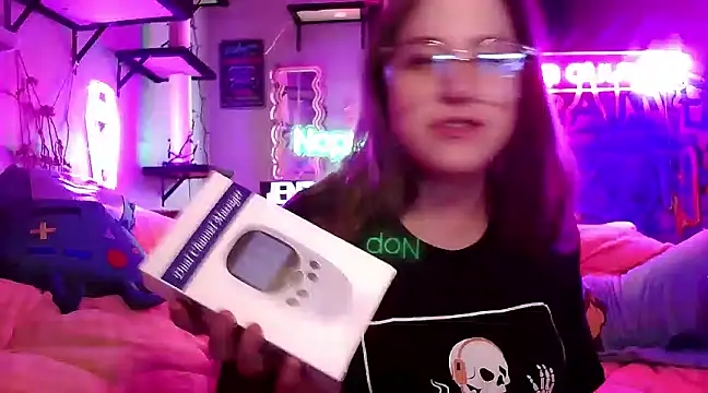 Snapshot of mirannacult chatting on 03/06/25, 10:52 mirannacult online show from 03/06/25, 10:52