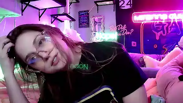 Snapshot of mirannacult chatting on 03/16/25, 06:09 mirannacult online show from 03/16/25, 06:09