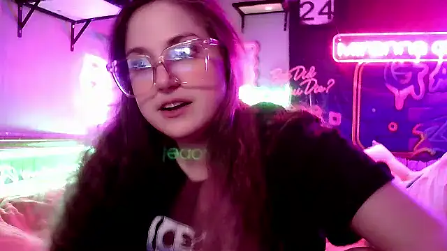 Snapshot of mirannacult chatting on 03/19/25, 07:29 mirannacult online show from 03/19/25, 07:29