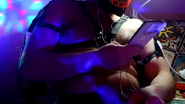 Snapshot of Alpha_theking chatting on 10/12/25, 05:06 Alpha theking online show from 10/12/25, 05:06