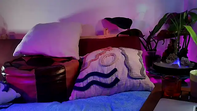 Snapshot of Alpha_theking chatting on 11/05/25, 10:43 Alpha theking online show from 11/05/25, 10:43