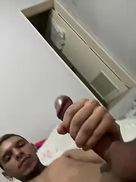 Snapshot of Brito06 chatting on 12/09/24, 10:41 Brito06 online show from 12/09/24, 10:41