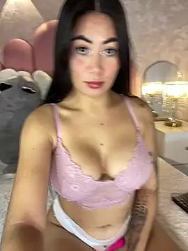 Snapshot of _MadiLee_ chatting on 07/11/26, 12:46 MadiLee online show from 07/11/26, 12:46