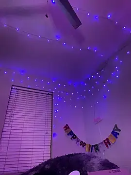 Snapshot of LillShayy chatting on 11/08/25, 04:45 LillShayy online show from 11/08/25, 04:45