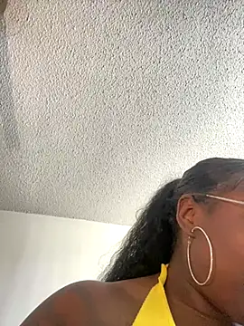 Snapshot of LillShayy chatting on 11/14/25, 07:12 LillShayy online show from 11/14/25, 07:12