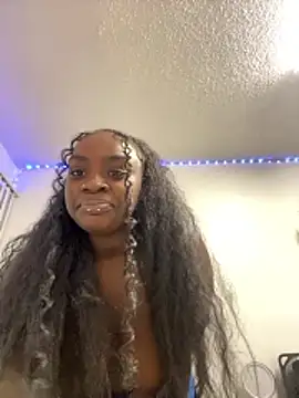 Snapshot of LillShayy chatting on 01/11/26, 01:21 LillShayy online show from 01/11/26, 01:21