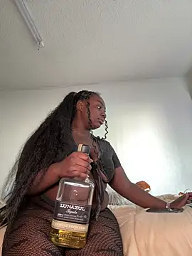 Snapshot of LillShayy chatting on 01/16/26, 02:43 LillShayy online show from 01/16/26, 02:43