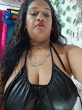 Snapshot of Michelle_Brito1 chatting on 05/16/26, 12:18 Michelle Brito1 online show from 05/16/26, 12:18