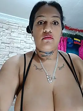Snapshot of Michelle_Brito1 chatting on 06/28/26, 09:54 Michelle Brito1 online show from 06/28/26, 09:54
