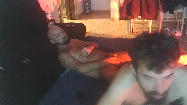 Snapshot of FJcouple chatting on 12/18/24, 02:53 FJcouple online show from 12/18/24, 02:53