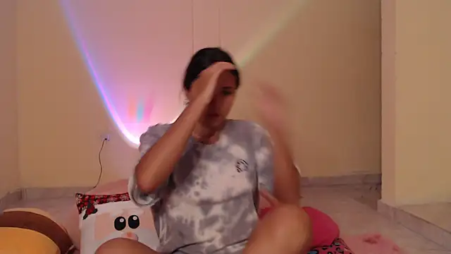 Snapshot of _maiahairy_ chatting on 12/10/24, 10:47  maiahairy  online show from 12/10/24, 10:47