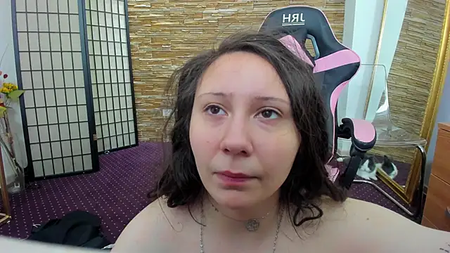 AishaRouhi online show from 12/04/25, 05:39