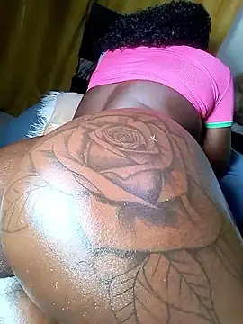 Hugemassivebootie online show from 11/27/25, 08:00