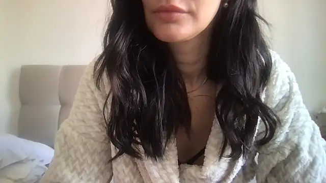 paolajonez online show from 12/21/25, 11:39