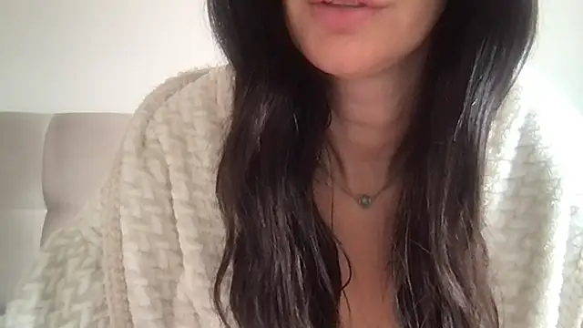 paolajonez online show from 01/05/26, 05:38