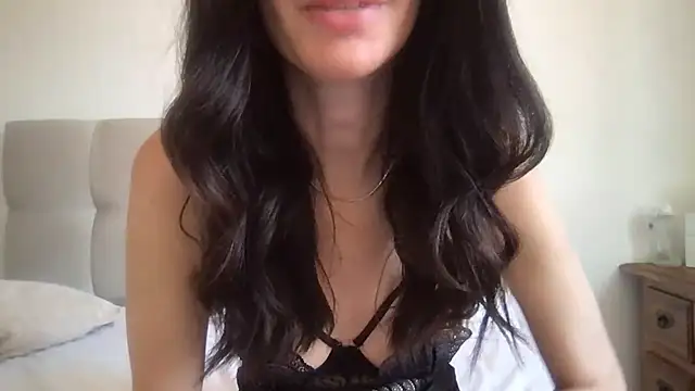 Snapshot of paolajonez chatting on 02/16/26, 01:29 paolajonez online show from 02/16/26, 01:29