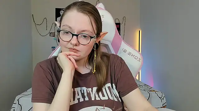 Snapshot of BebKonie chatting on 03/07/25, 06:13 BebKonie online show from 03/07/25, 06:13