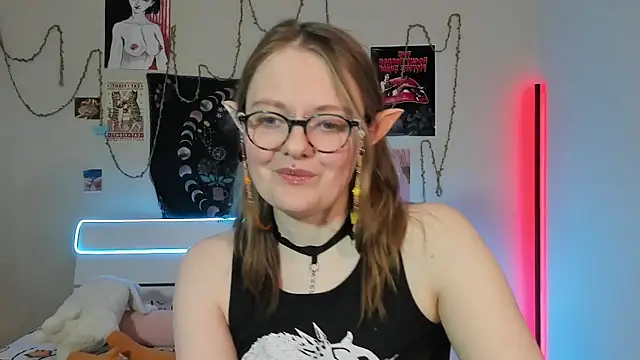 Snapshot of BebKonie chatting on 03/11/25, 02:40 BebKonie online show from 03/11/25, 02:40