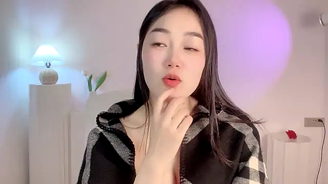 cloud8822 online show from 12/04/24, 05:11