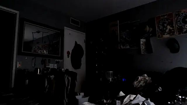 Snapshot of eavestease1 chatting on 02/25/26, 04:27 eavestease1 online show from 02/25/26, 04:27