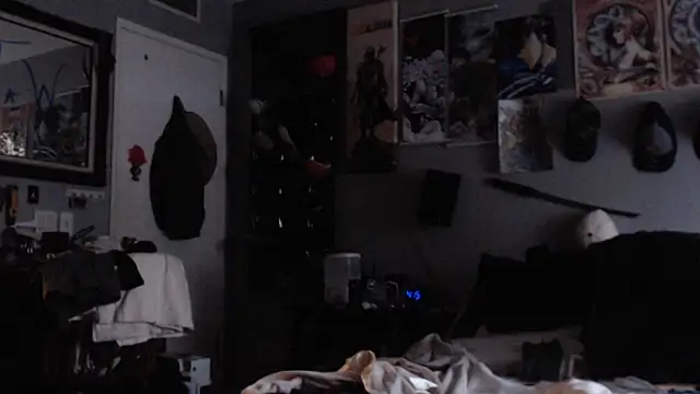 Snapshot of eavestease1 chatting on 03/08/26, 10:13 eavestease1 online show from 03/08/26, 10:13