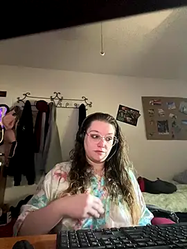 Snapshot of Lalalynn chatting on 11/11/25, 04:51 Lalalynn online show from 11/11/25, 04:51