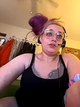 Snapshot of Lalalynn chatting on 12/01/25, 03:39 Lalalynn online show from 12/01/25, 03:39