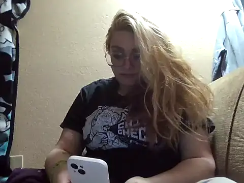 Snapshot of Lalalynn chatting on 03/11/26, 09:37 Lalalynn online show from 03/11/26, 09:37