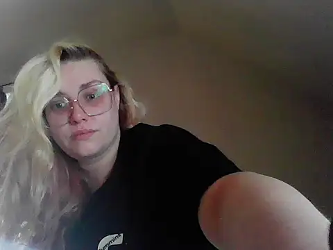 Lalalynn online show from 05/01/26, 07:40