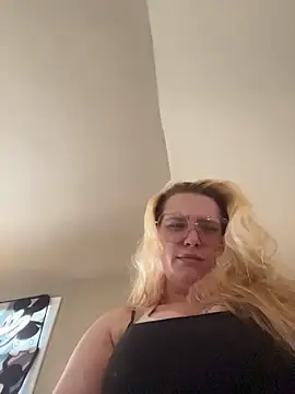 Lalalynn online show from 05/03/26, 08:15