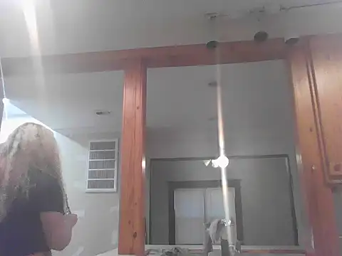 Lalalynn online show from 05/08/26, 01:11