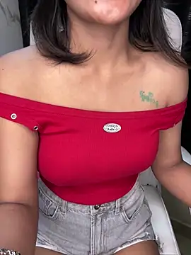 Snapshot of LeisyXO chatting on 12/06/24, 10:30 LeisyXO online show from 12/06/24, 10:30